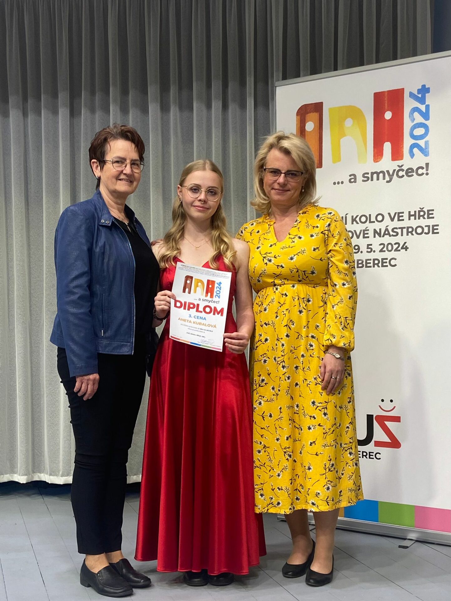 Aneta Kubalová - 3. místo v ústředním kole soutěže zuš a Marcela Foltisová, Margareta Didi Kristýnková